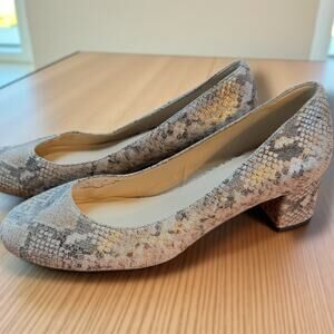 Size 9B COLE HAAN Lesli Women's Snakeskin Block Heel Pumps Look Great
